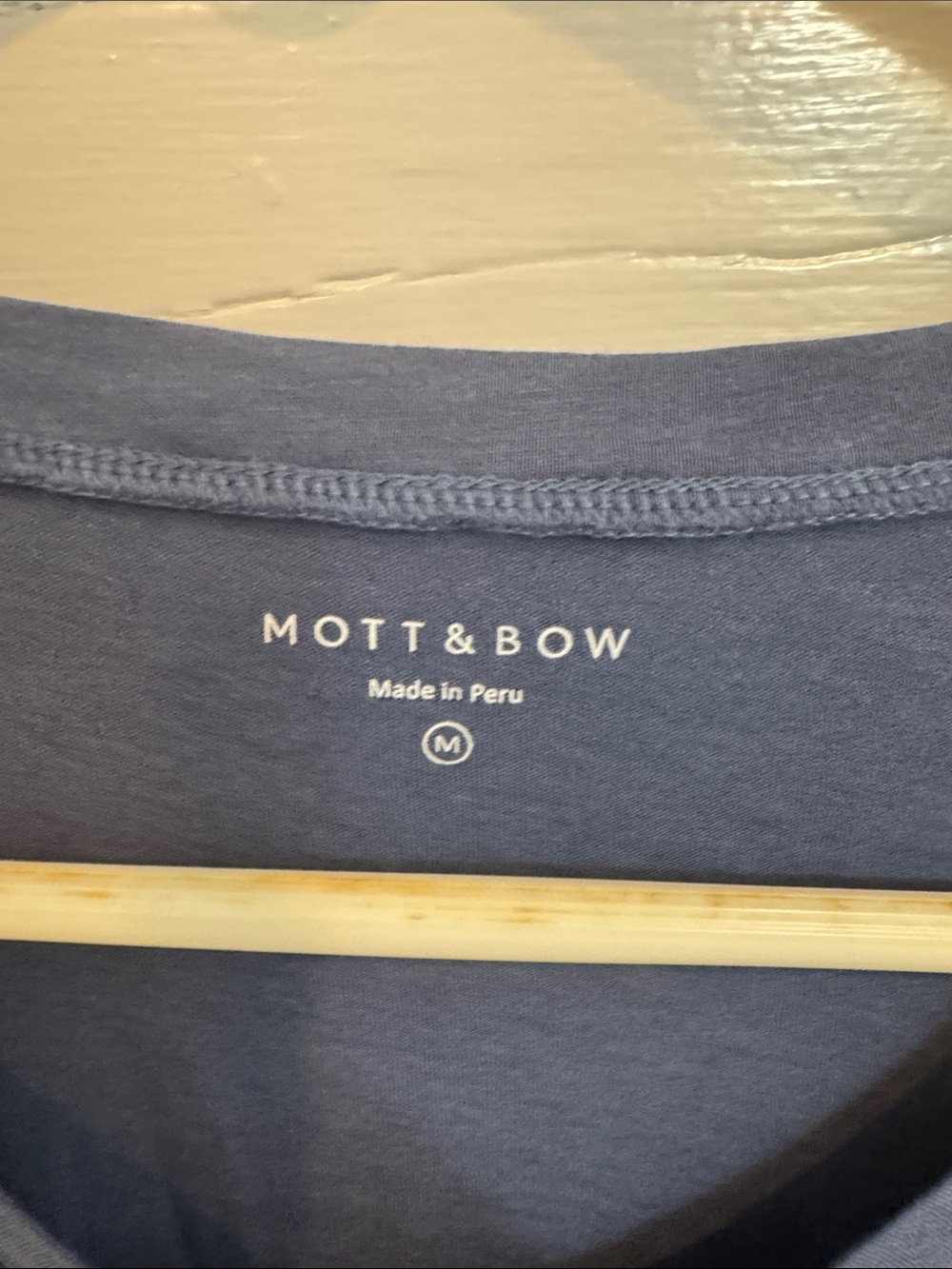 Mott & Bow FITTED V-NECK MARCY TEE - Picture 2 of 3